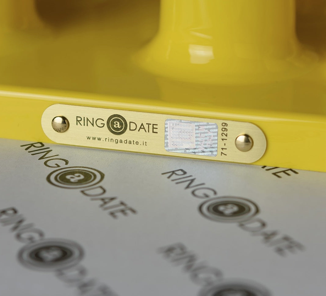 Perpetual-ring-a-date-calendar-yellow-holographic