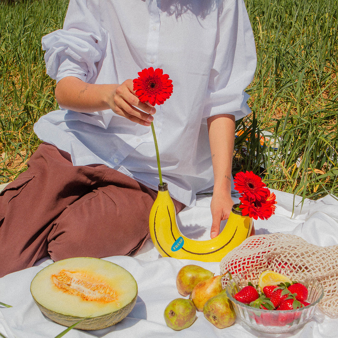Banana-vase-outdoor-picnic