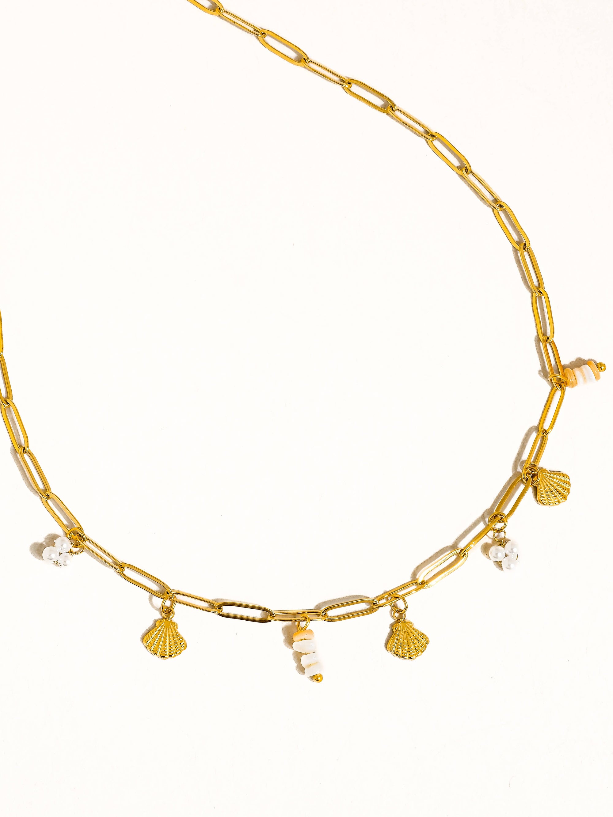 June 18K Gold Seashells Charm Necklace: Yellow Gold